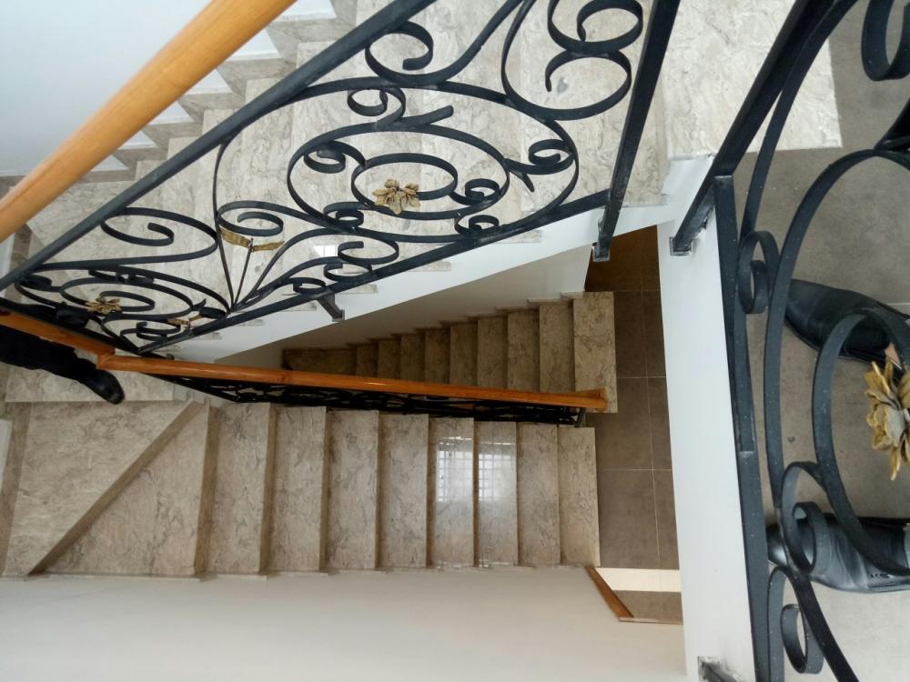 Bán gấp nhà hẻm xe hơi Trần Bình Trọng, P. 2, Q. 5, DT: 4x15m, giá cực tốt