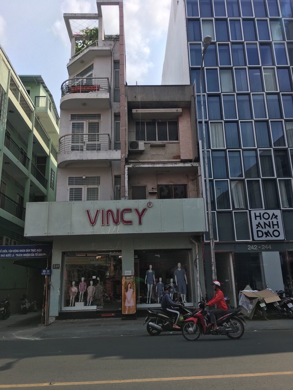 Chính chủ bán gấp nhà 2 mặt tiền đường Nguyễn Chí Thanh quận 5, 4m x 21m, NH 9m, 2 lầu