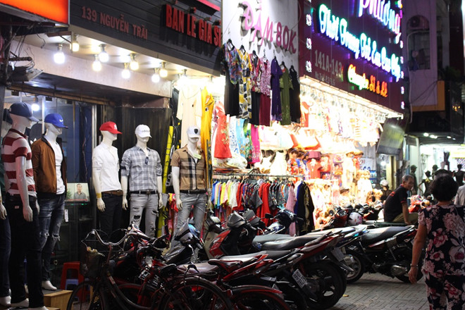 Chính chủ bán gấp nhà Mặt tiền kinh doanh thời trang vip đường Nguyễn Trãi P2 Q5. DT 4x18m 5 Lầu