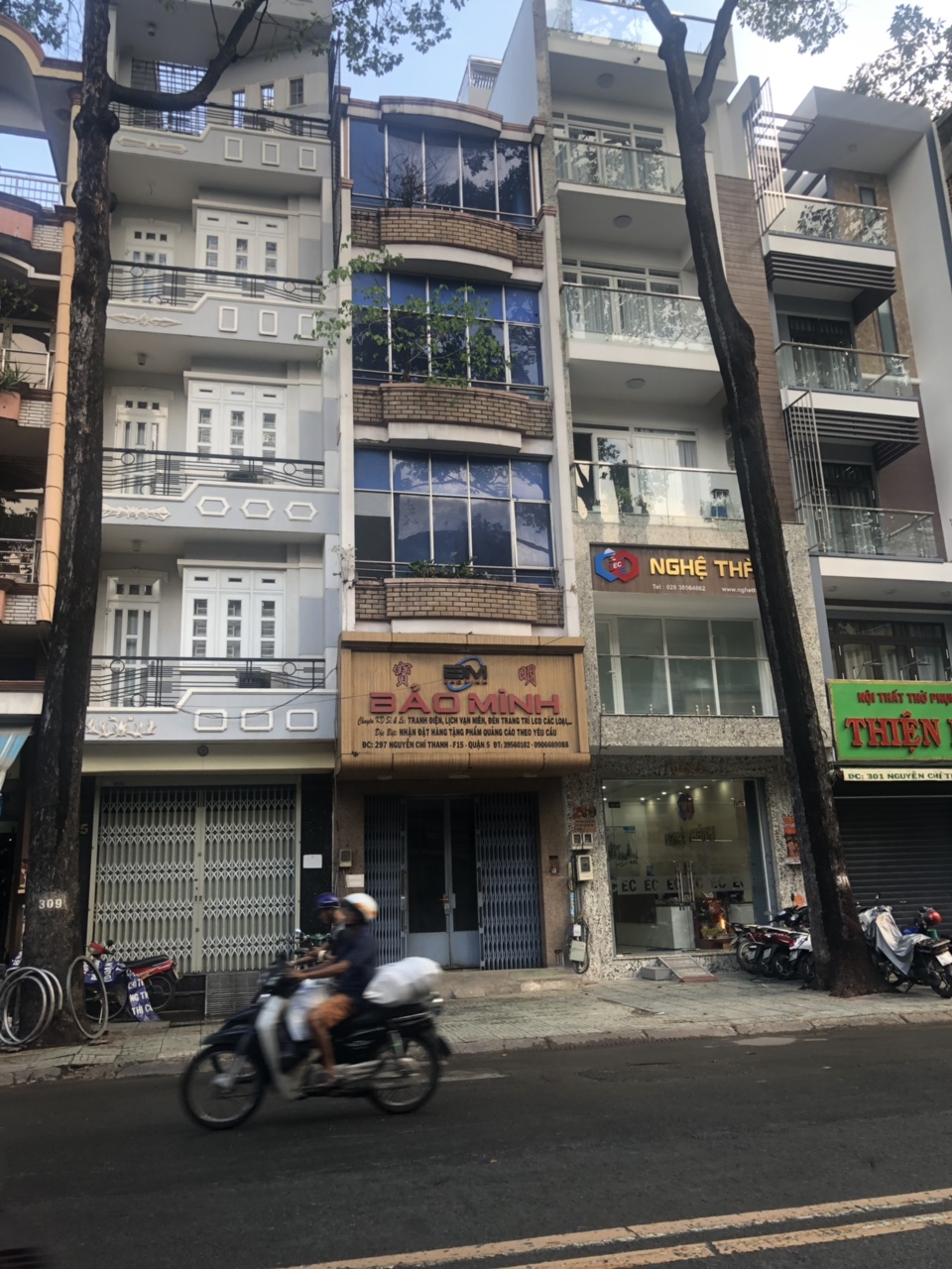 Bán nhà 3 lầu MT đường Nguyễn Chí Thanh, P 15, quận 5. DT: 4.1x16m, giá 22.4 tỷ