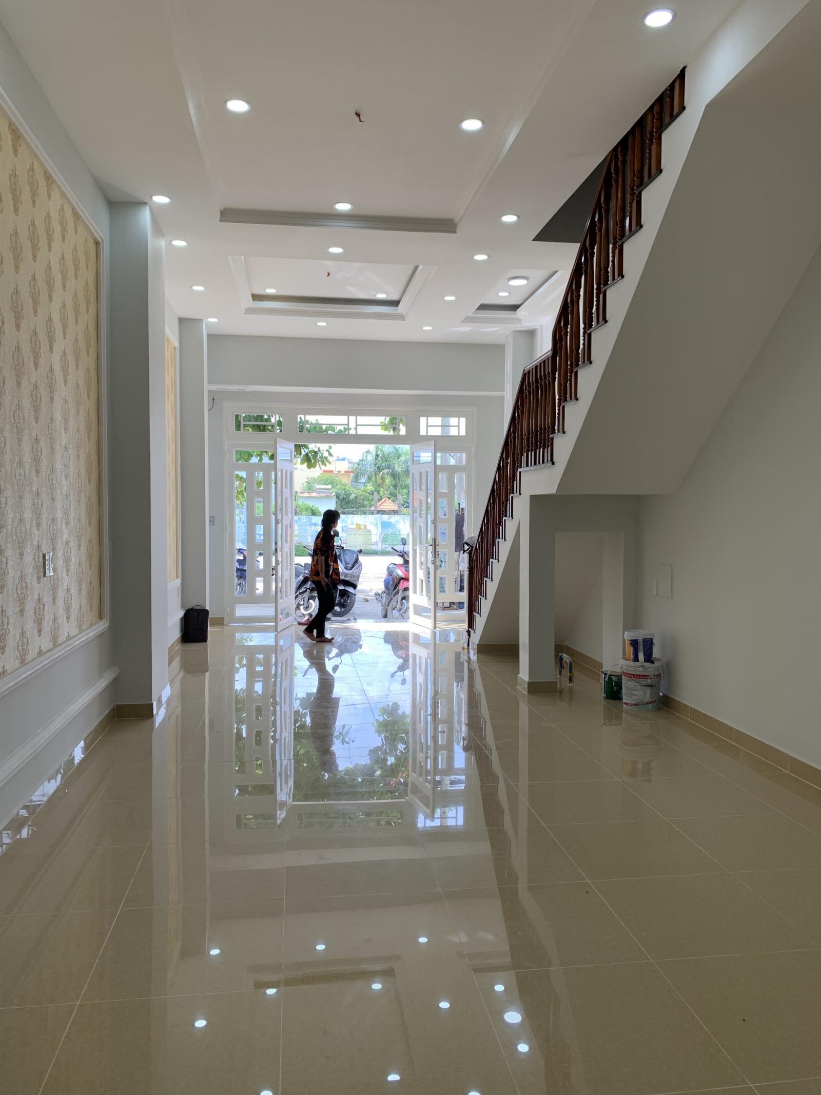 Chính chủ bán căn nhà mặt tiền Kha Vạn Cân, Nhà mới hoàn thiện, sổ hồng hoàn công đầy đủ, LH 0901469357