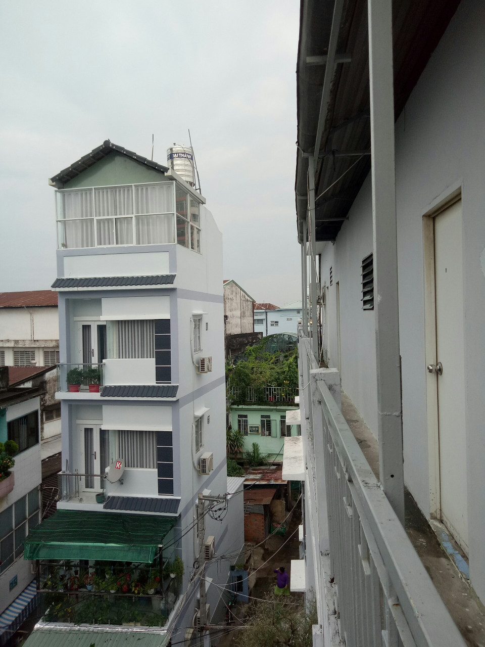Bán nhà hẻm Thành Thái, Quận 10, DT: 4.2 x 19m, 4 lầu, nội thất cao cấp, giá 12.5 tỷ TL