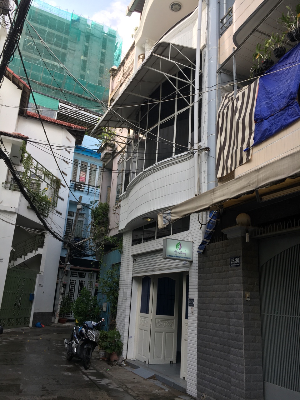 Nhà hẻm xe hơi Nguyễn Trãi 2 chiều, 4x11m chỉ 7,2 tỷ. Không có căn so sánh, 2 lầu 4 phòng nhà đẹp