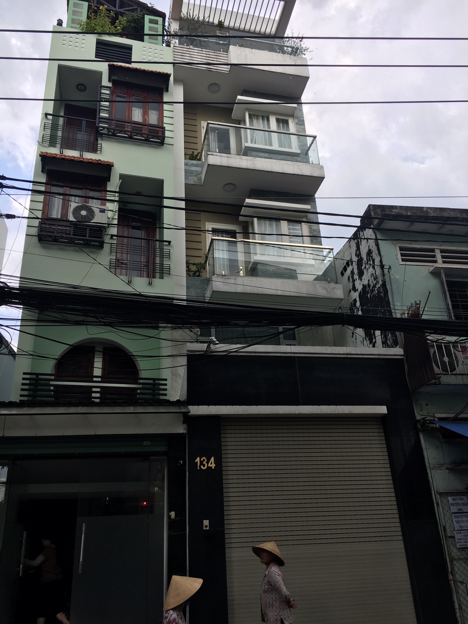 Bán nhà mặt tiền An Dương Vương Q5. DT: 4.3x15m, trệt lửng 2 lầu, giá: 27.5 tỷ