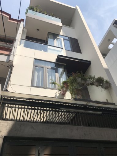 Bán nhà đường 3 Tháng 2, P12, Q10, 3,7x18m, trệt, 1 lầu. Giá bán 11.2 tỷ (TL)
