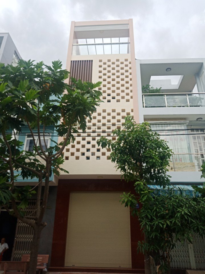 Bán nhà mặt tiền Châu Văn Liêm Q. 5, DT: 4 x 15m, 5 lầu nhà mới nguyên căn HĐ thuê 60tr/th