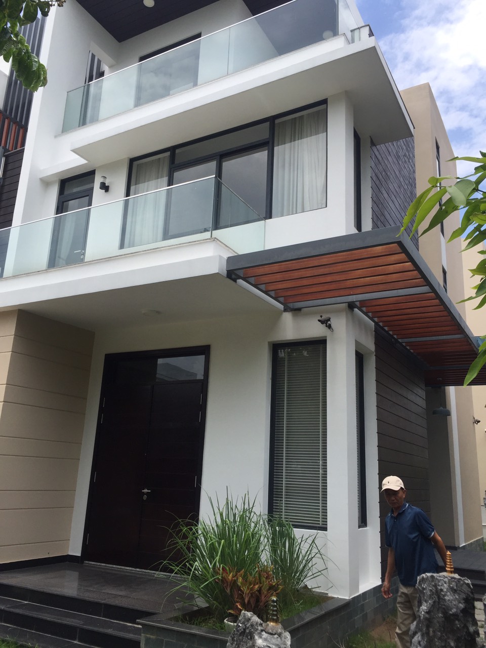 Cần bán căn biệt thự liên kế dự án Lucasta Villa, Phú Hữu Quận 9