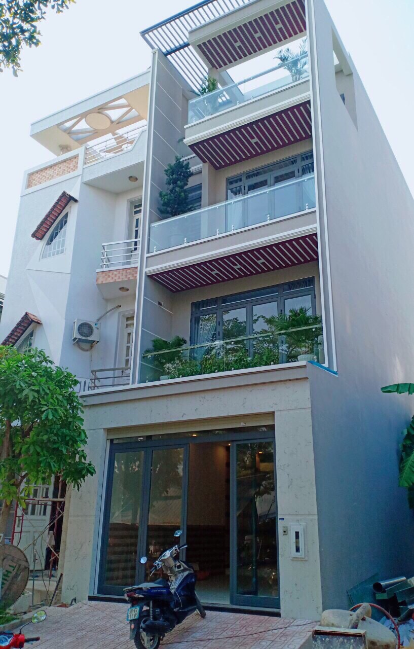 Cần bán nhà phố Phường Phú Mỹ, Q7, 5x18m, giá 8,6 tỷ