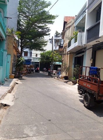 Chủ kẹt vốn bán nhà 3 lầu hồng lạc (4.5 x 13.5) 62m2 P. 11, Q.Tân bình. Giá 6.2 Ty TL