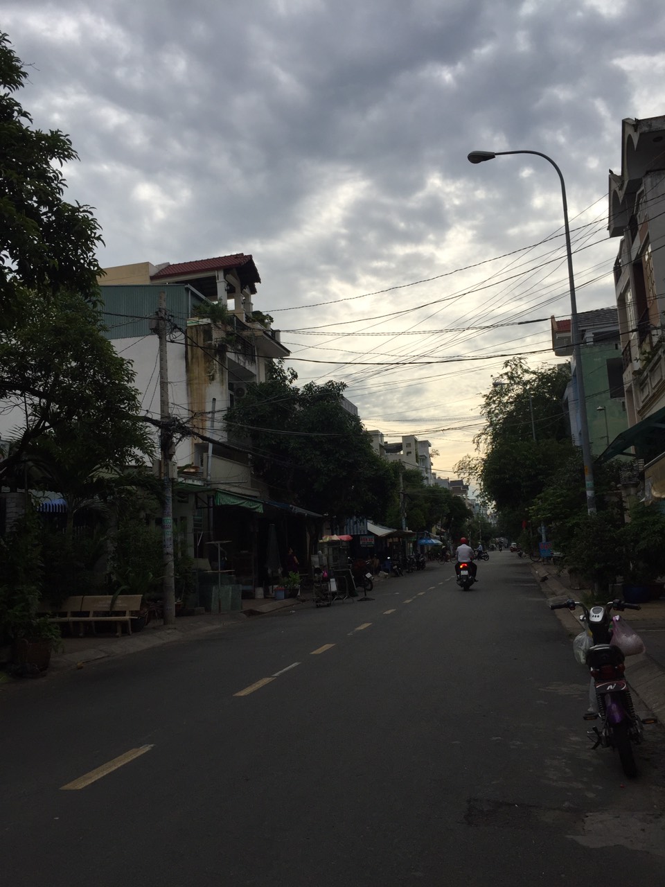 Cần Bán nhà 4 tấm Dt 4x17m mặt tiền đường Trần Thủ Độ Quận Tân Phú
