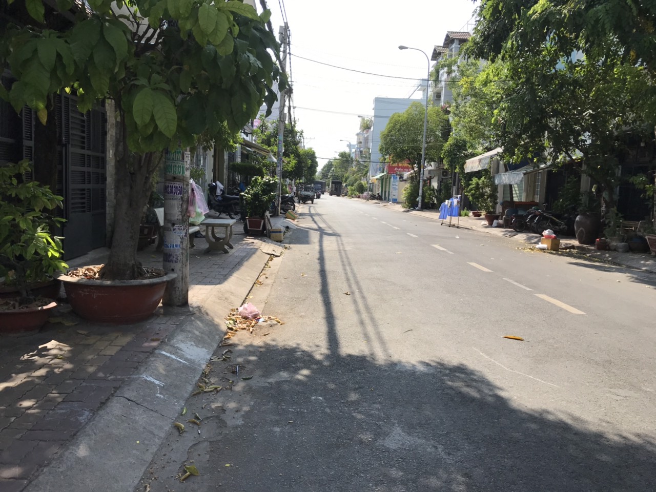 Cần Bán nhà cấp 4  Dt 4x18m mặt tiền đường Trần Thủ Độ Quận Tân Phú