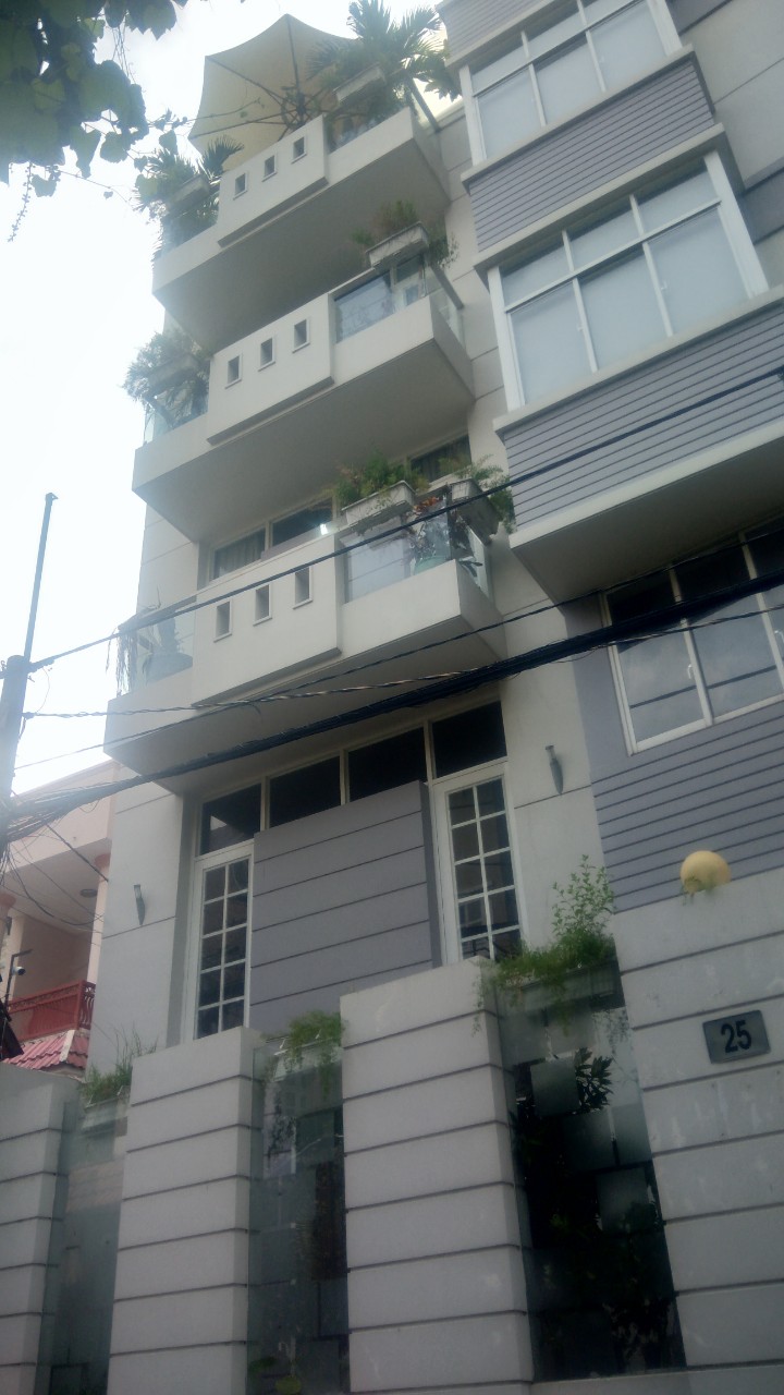 Bán căn hộ dịch vụ 6 tầng, 18 phòng tại đường Quốc Hương, phường Thảo Điền 9x20, Giá 25 tỷ 0901545199