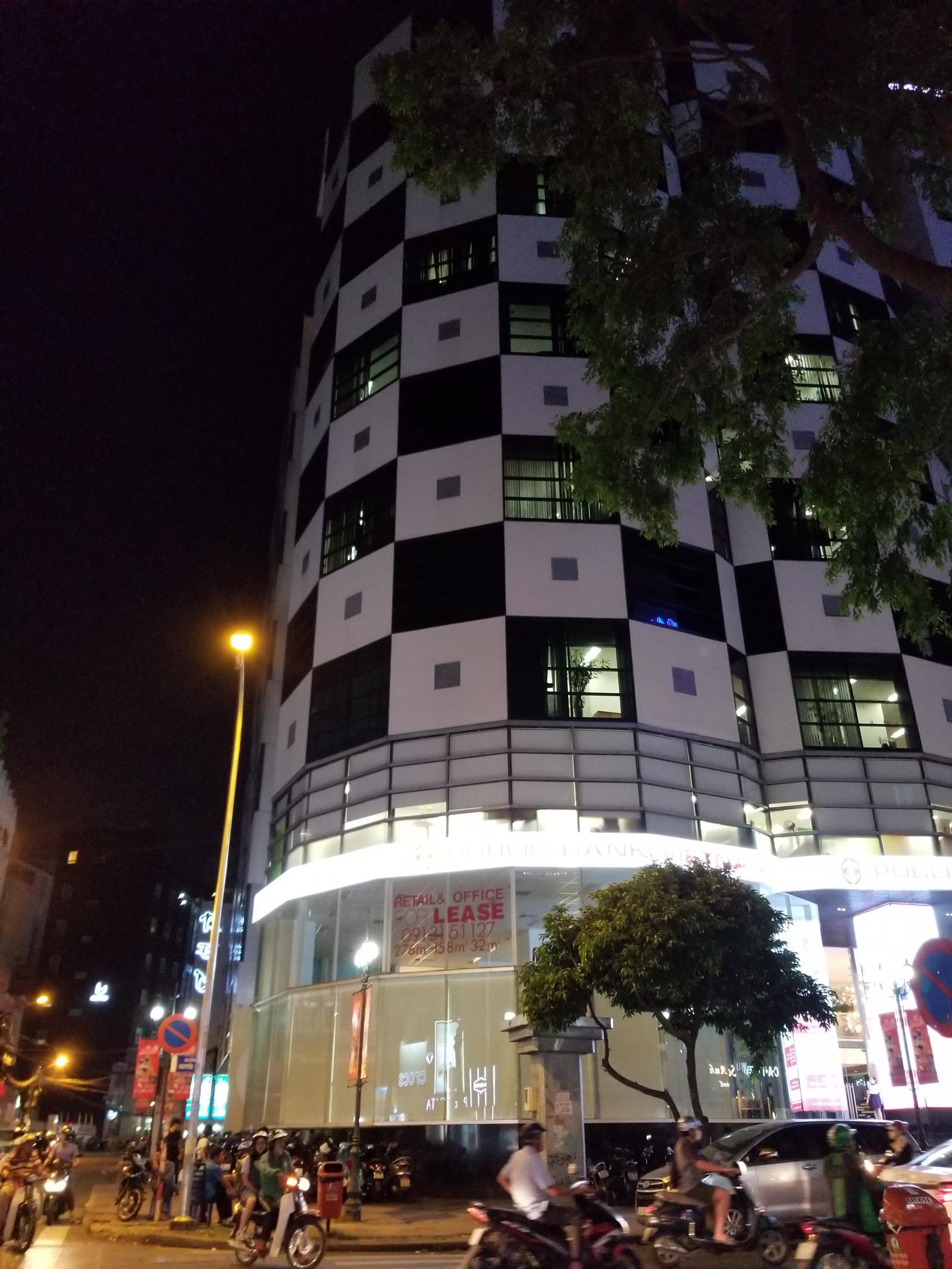 Bán nhà căn góc 2 mặt tiền đường Sư Vạn Hạnh đối diện VanHanh Mall, Vị trí Siêu Đẹp. 6 x 18m, 5 Lầu