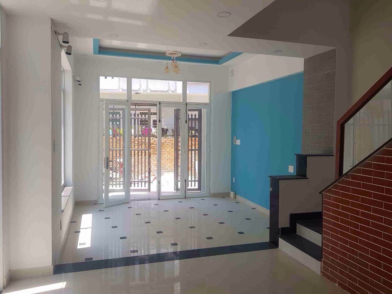Bán nhà hẻm xe hơi đường Nguyễn Trãi, quân 5 (6m x 11m, 4 tầng)
