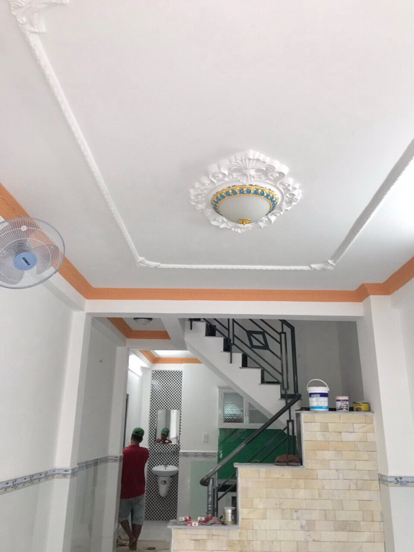 Bán gấp nhà 2 tầng mới đẹp 100% hẻm 487 Huỳnh Tấn Phát quận 7.