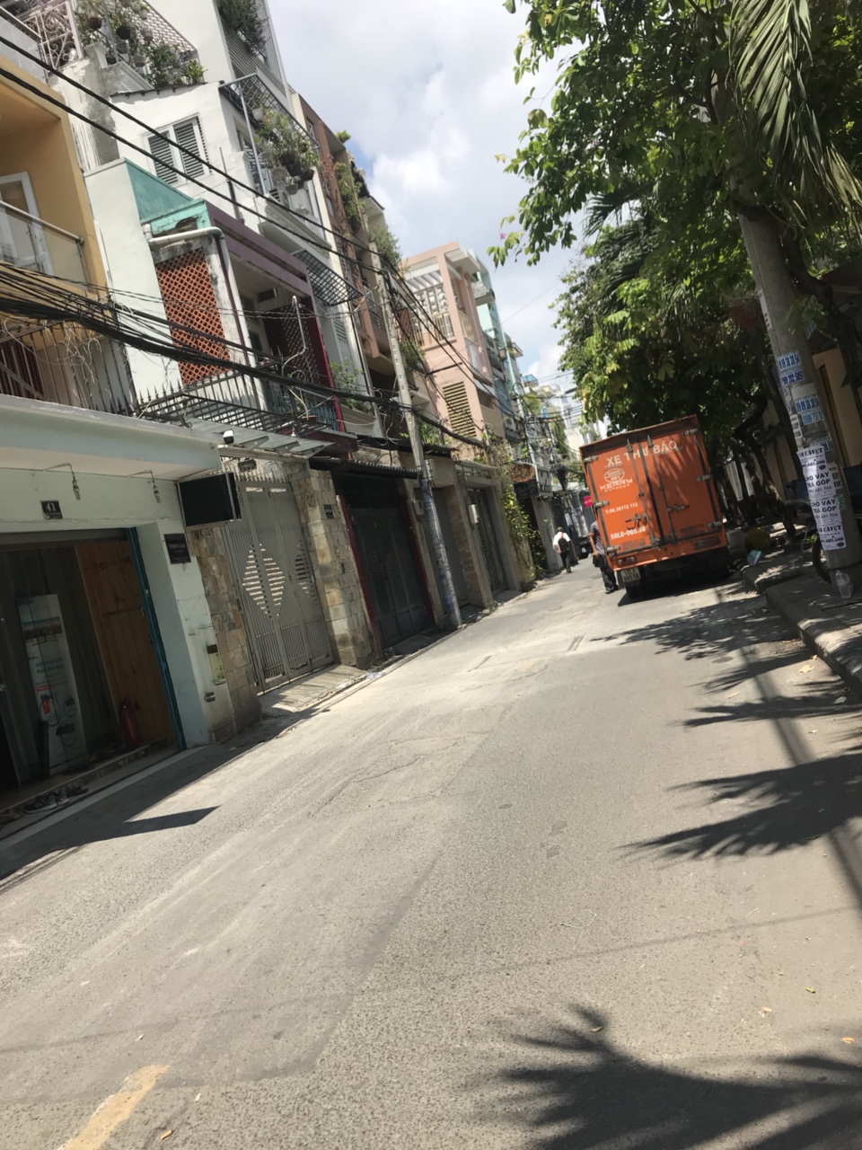 Bán nhà MT đường Bạch Vân Quận 5, vị trí đẹp, DT: 4.2x21m, giá đầu tư.