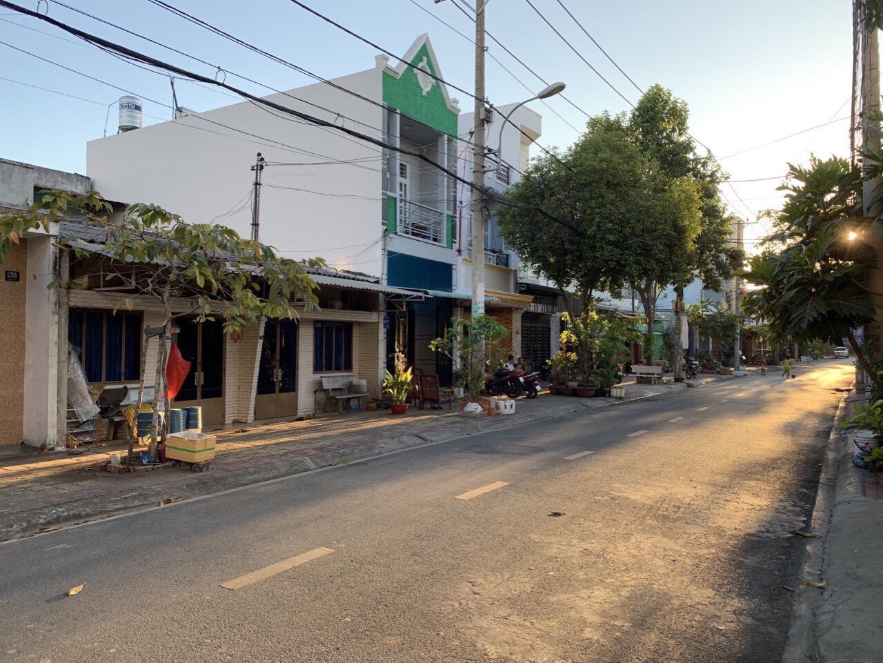 bán nhà đường 5 Phước Bình, nhà còn mới dọn vào ở ngay , giá 5.75 TL