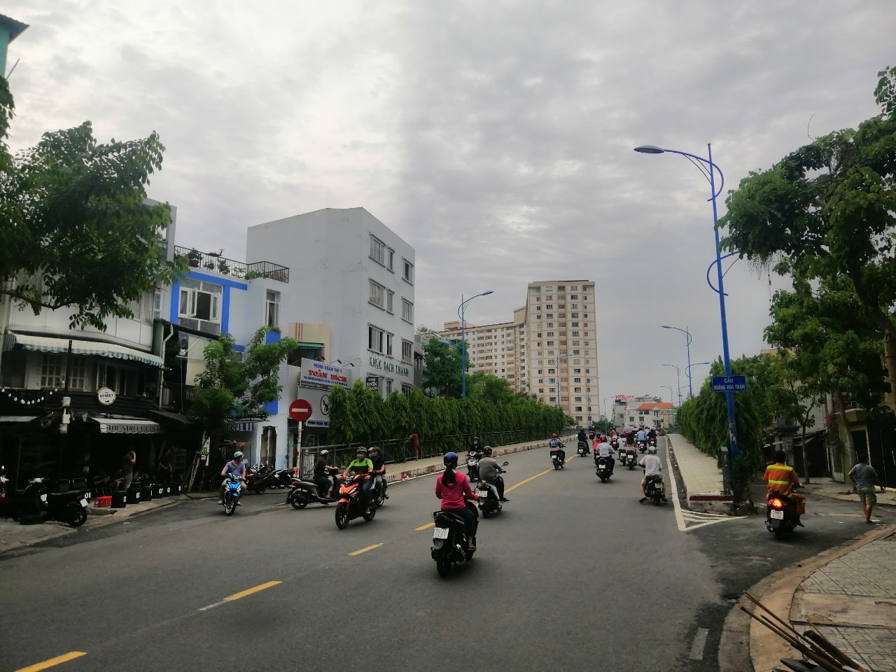 Bán nhà mặt tiền Trần Nguyễn Hãn góc Trần Quang Khải P Tân Định Quận 1. DT 4.34x15m. 5 lầu. 19.5 tỷ