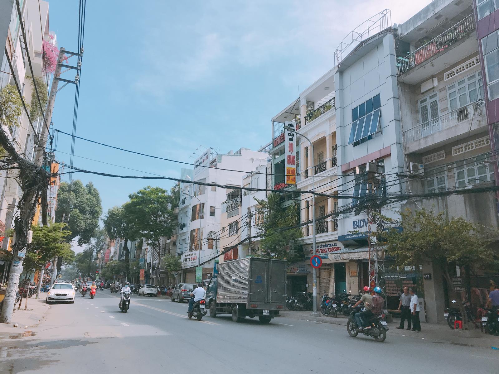 Bán nhà mặt tiền 4 lầu 3 Tháng 2 Q. 10, DT: 4 x 25m, 2 mặt tiền trước sau. Giá 34.3 tỷ