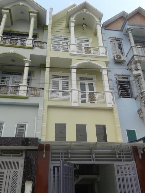 Nhà mới xây, đường 8m, gần Nguyễn Ảnh Thủ, Hiệp Thành, (4x16), đúc 4 tấm, 4 tầng, 5 Phòng