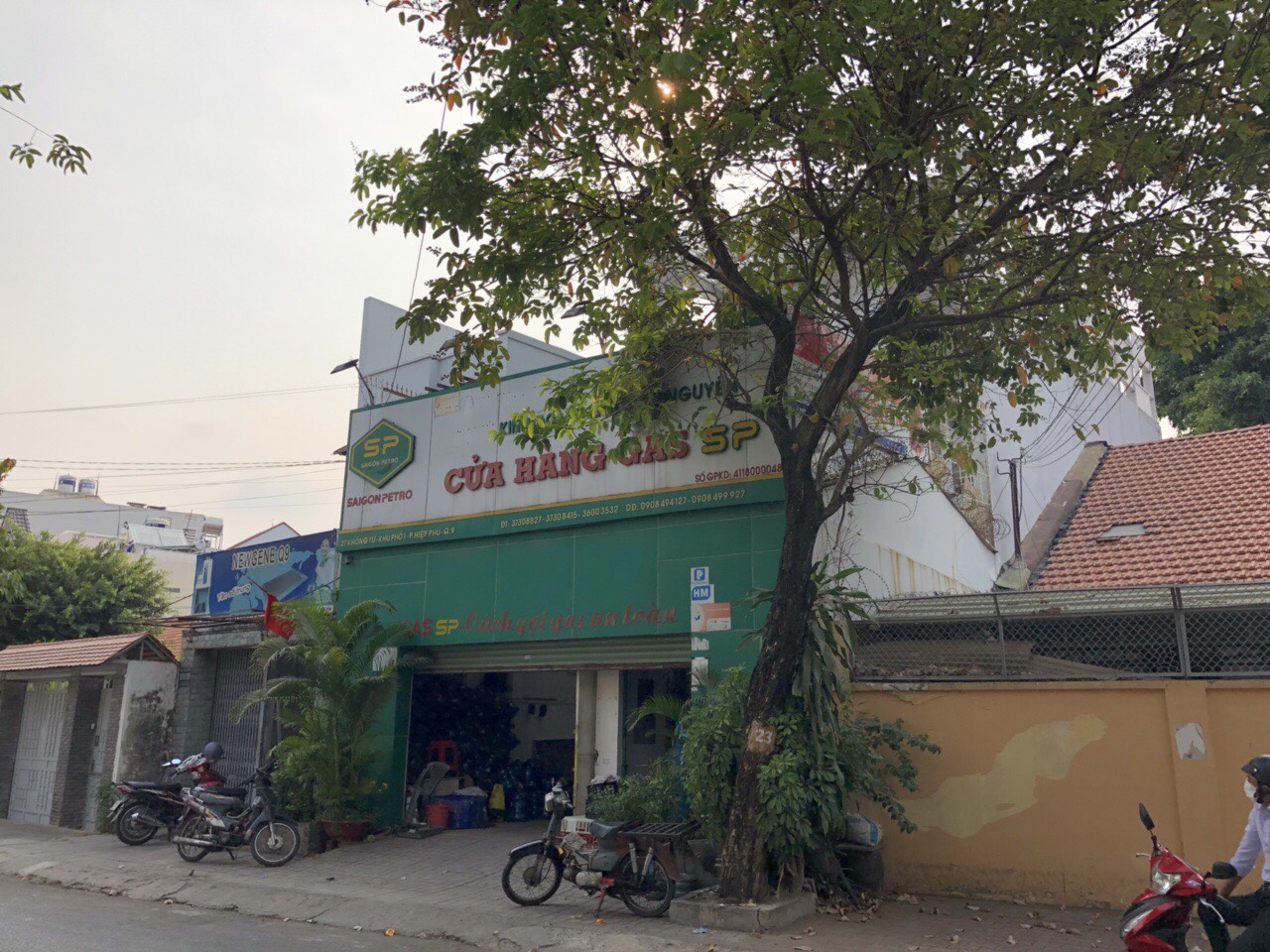 bán nhà LẦU mặt tiền Khổng Tử, Hiệp Phú,Quận 9, Ngay sau lưng Vincom .
