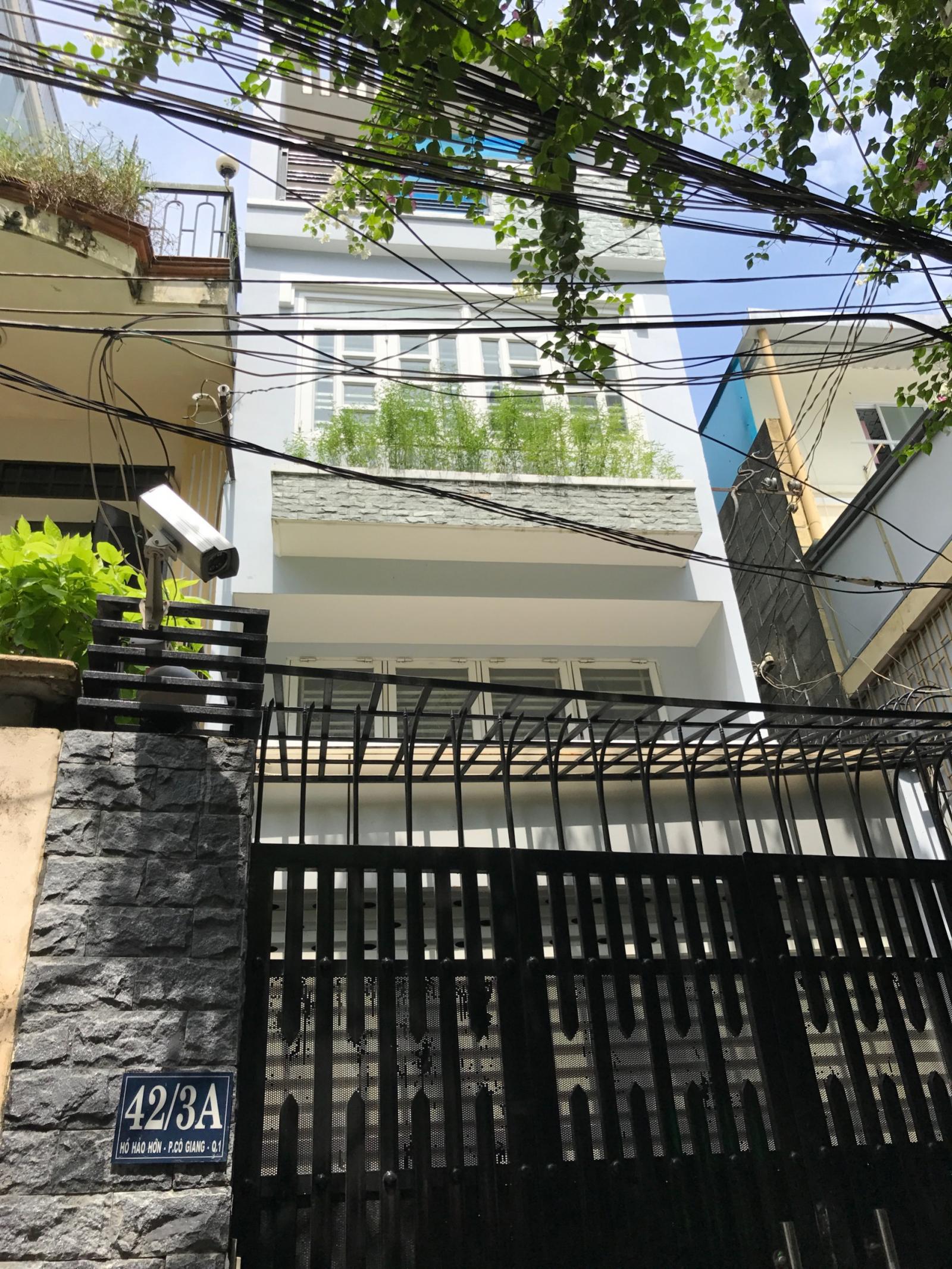 Bán nhà MT Lê Hồng Phong quận 10. 5x14m, 3 lầu , vị trí đẹp và đắc địa nhất con đường này