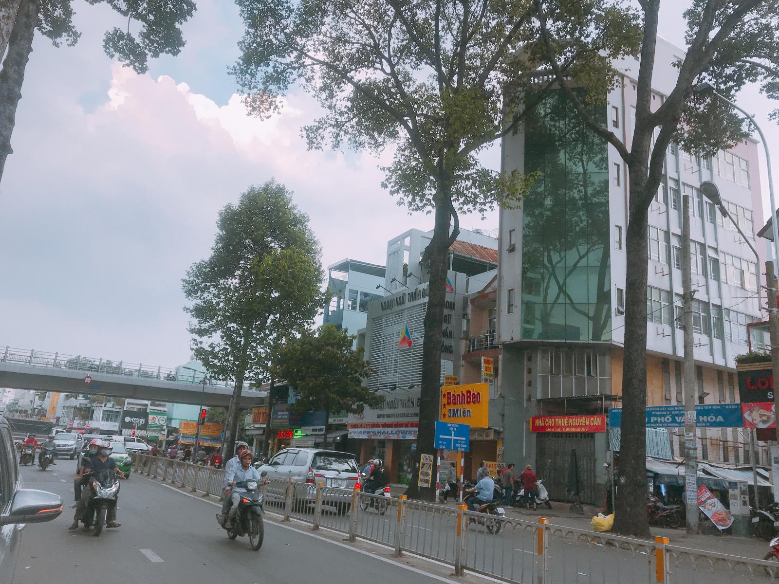 Bán nhà đường sang trọng và đẹp nhất Sư Vạn Hạnh, Quận 10, DT: 4.4x14m, giá 13,5 tỷ