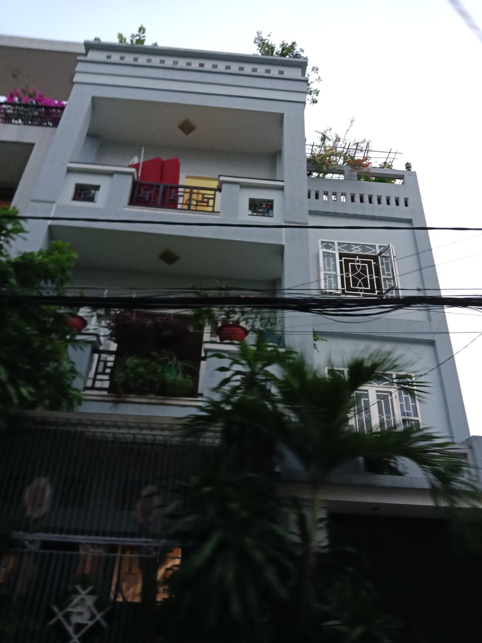 Cần tiền  bán nhà 1 lầu đẹp(5x17m), HXH, Phan Văn Trị, đối diện Emart, Gò Vấp.