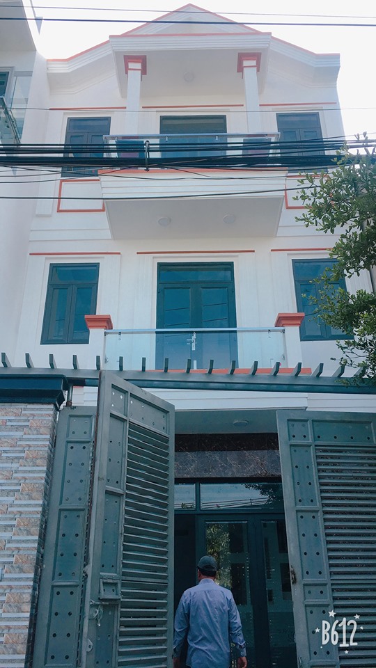 Bán nhà riêng tại Đường Lê Văn Lương,  diện tích 240m2 giá 4.4 Tỷ.gần đại học tôn đức thắng