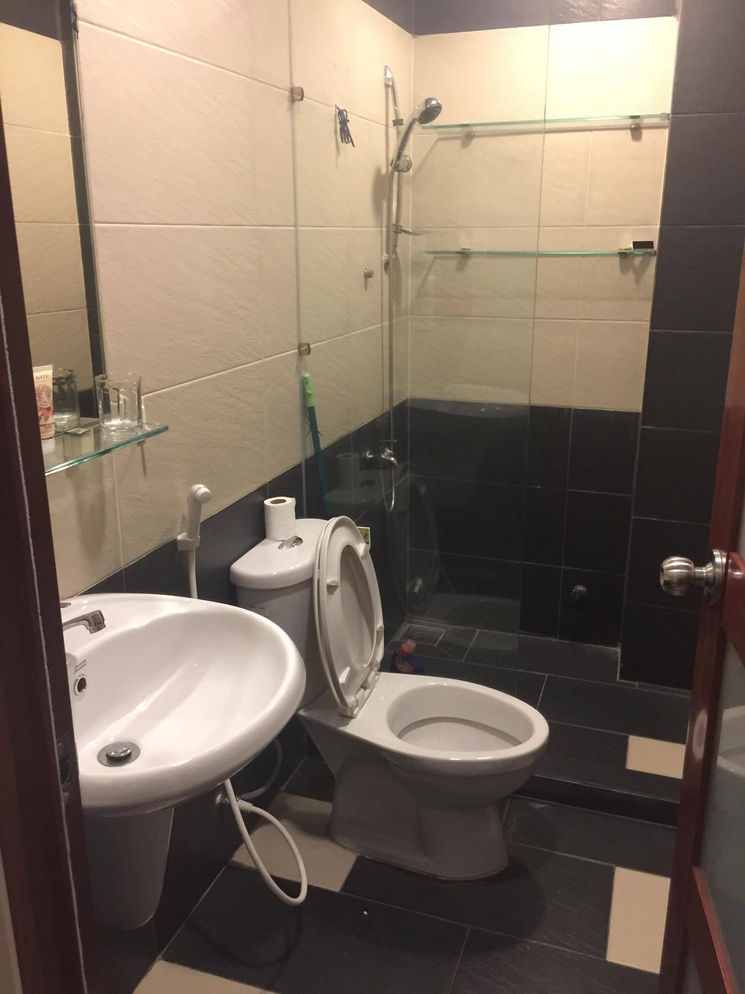 Bán nhà hẻm xe hơi Trần Bình Trọng Q5, dt 4,7m x 20,2m Trệt 2 lầu sân thượng giá 15 tỷ thương lượng