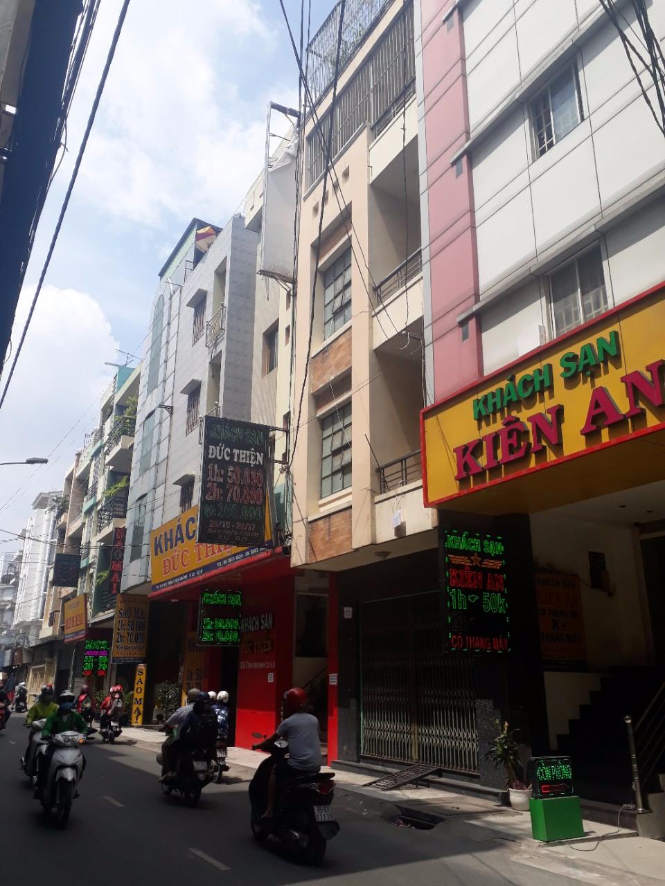 Chính chủ bán rất gấp nhà đẹp góc 2 mặt tiền đường Phan Văn Trị P2 Q5