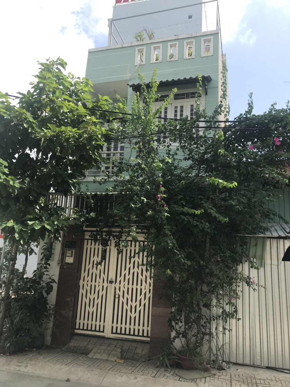 Cần bán nhà đường 980 Nguyễn Duy Trinh, Phú Hữu, Quận 9, giá 3.98 tỷ.
