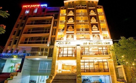 Bán Gấp Khách Sạn Khu Sân Bay, mặt tiền Bạch Đằng, P2, Quận Tân Bình. DT: 5.2m x15m Hầm + 7 Lầu.