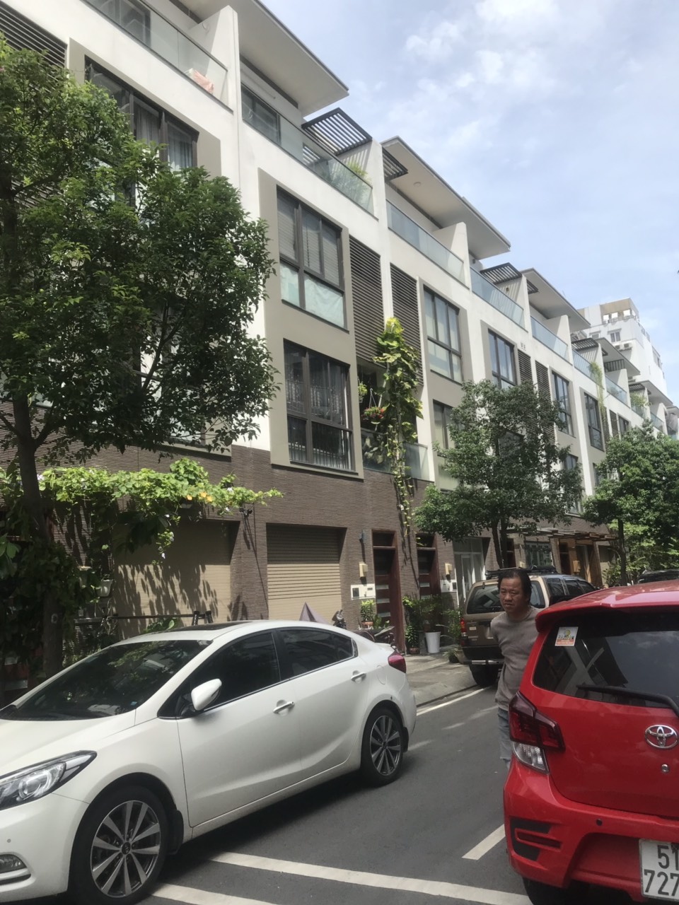 Bán gấp lô đất giá rẻ đường Hoà Hưng-Hoàng Dư Khương,p12,q10,DT 4.4x26m,giá:15 tỷ TL.