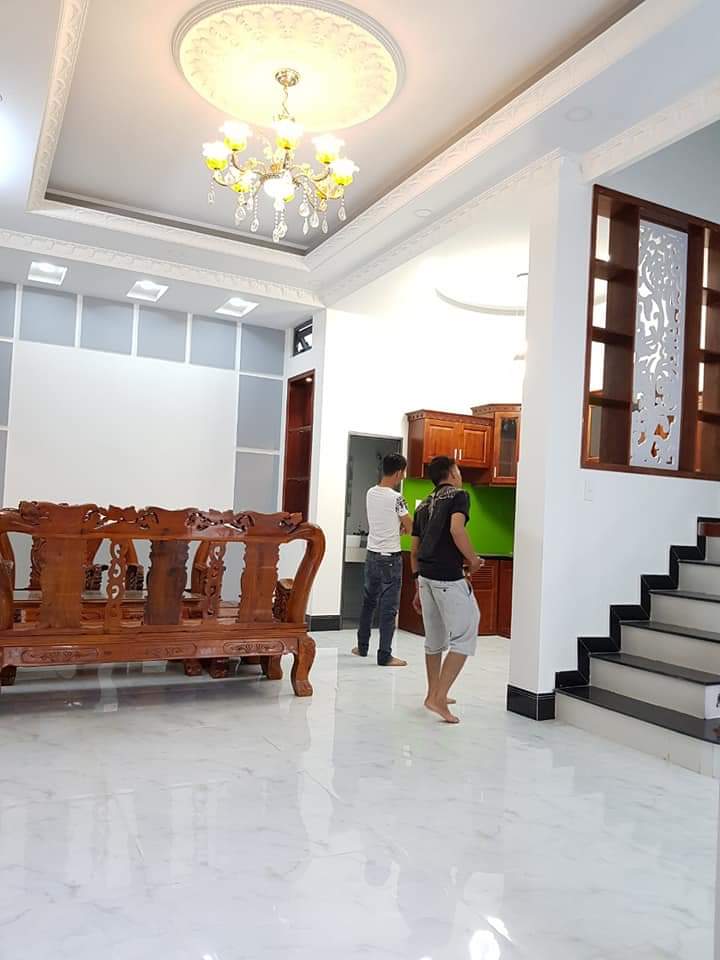 Cần Bán Biệt Thự Huỳnh Tấn Phát,Nhà Bè DT 6x15m,3 lầu.Giá 5,5 tỷ