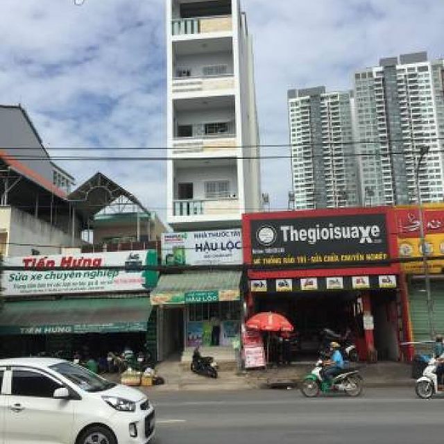 Nhanh Nhanh bán gấp nhà nát mặt tiền đường Huỳnh Tấn Phát, Quận 7, P.Phú Thuận