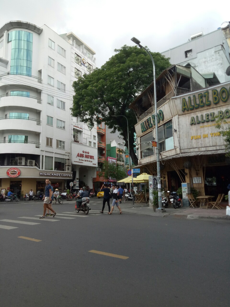 Bán gấp nhà phố đi bộ Nguyễn Huệ, Q1,ngang 9m đối diện Bitexco, giá 126 tỷ