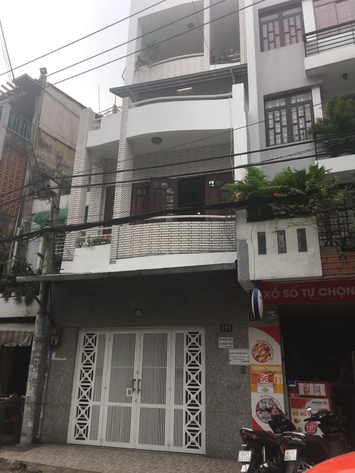  Bán nhà 4 tầng mặt tiền khu đường Hoa, Phan Xích Long, PN, 4x16m. Giá 17.5tỷ TL- LH: 0931977456 