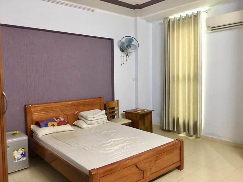 Bán nhà hẻm 8m đường 3/2, Thành Thái, Quận 10, DT 4.2x23m, 3 lầu, nội thất vip, giá 12.5 tỷ