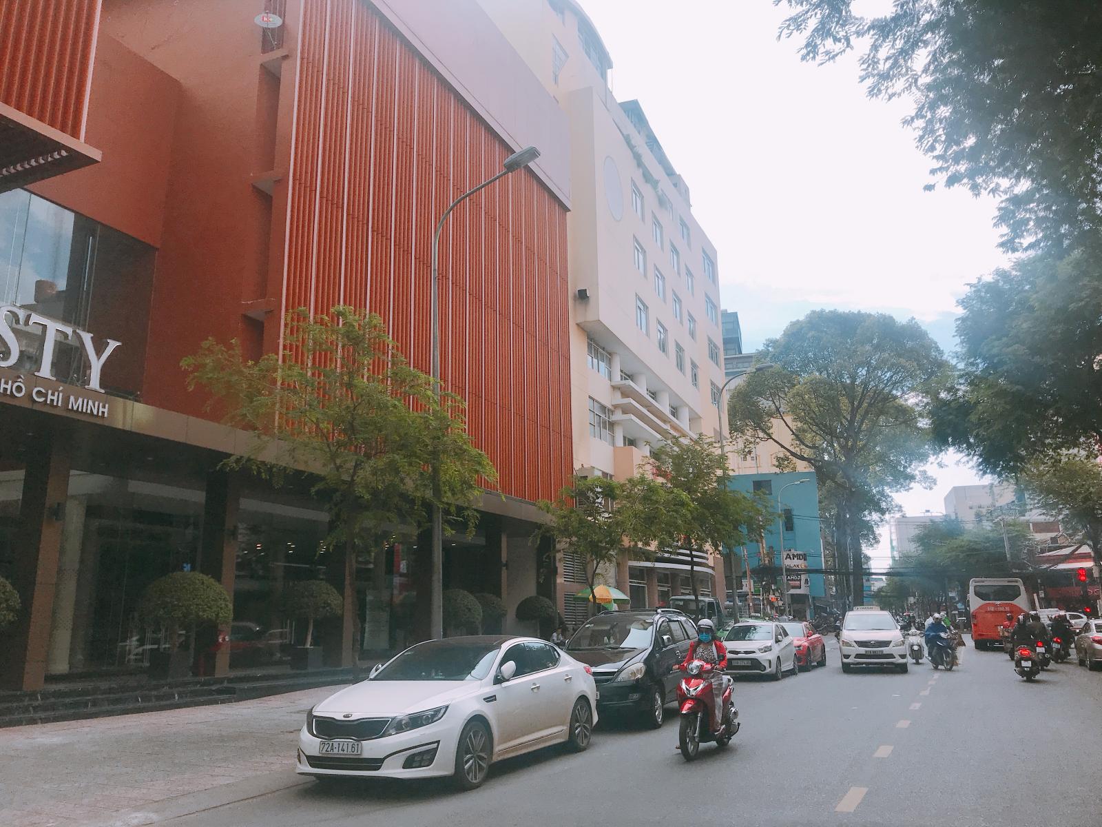 Bán nhà MT 436b Cư Xá Nguyễn Trung Trực, p12, q10. DT: 4,5x18m, 2 lầu, giá 13.7 tỷ TL