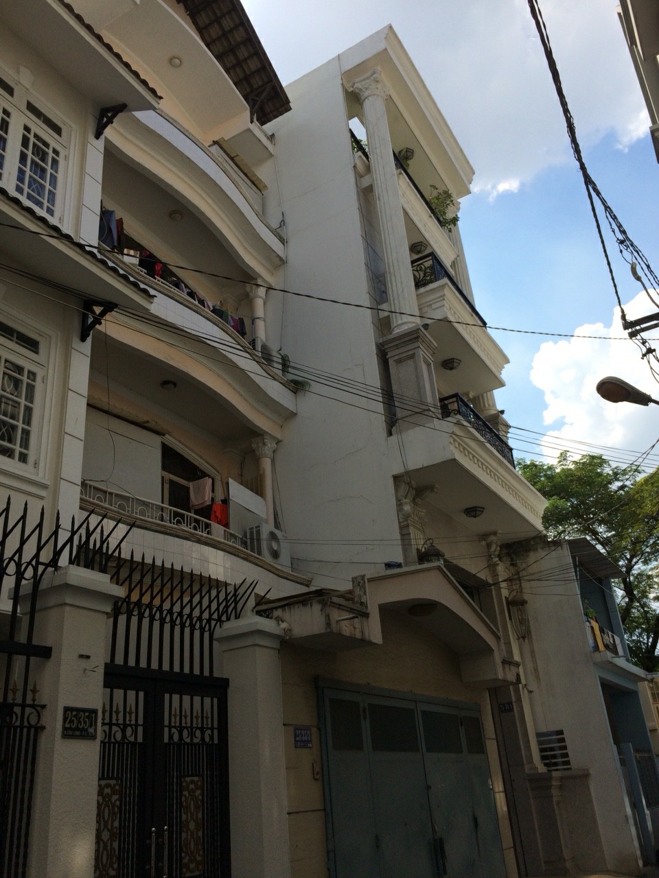  Bán căn hộ dịch vụ Hẻm 6m Huỳnh Văn Bánh P14 Phú Nhuận