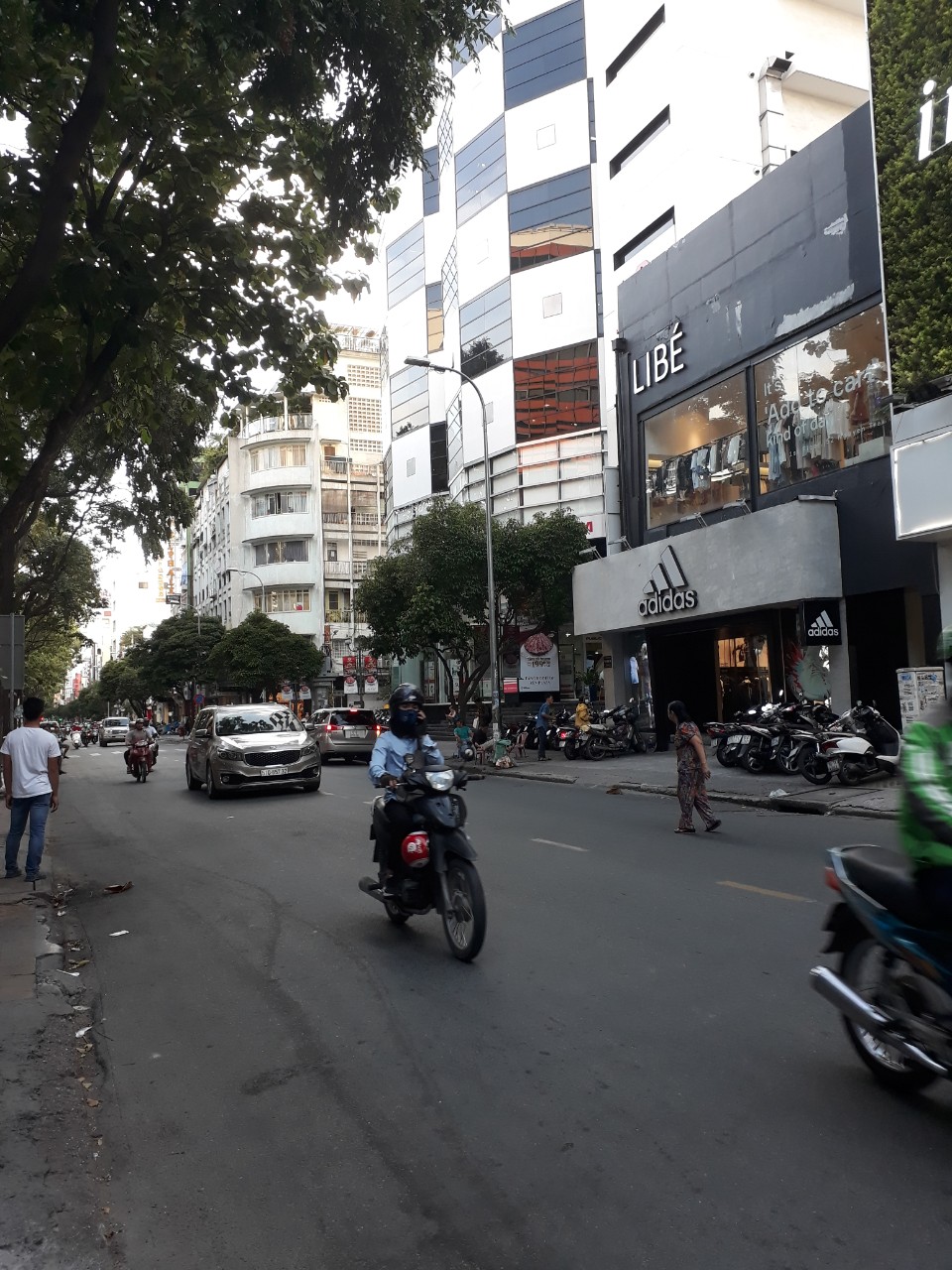 Cần bán gấp nhà MT Ngô Quyền Quận 10 DT:4x18m giá chỉ 19.5 tỷ.giá rẻ nhất khu vực