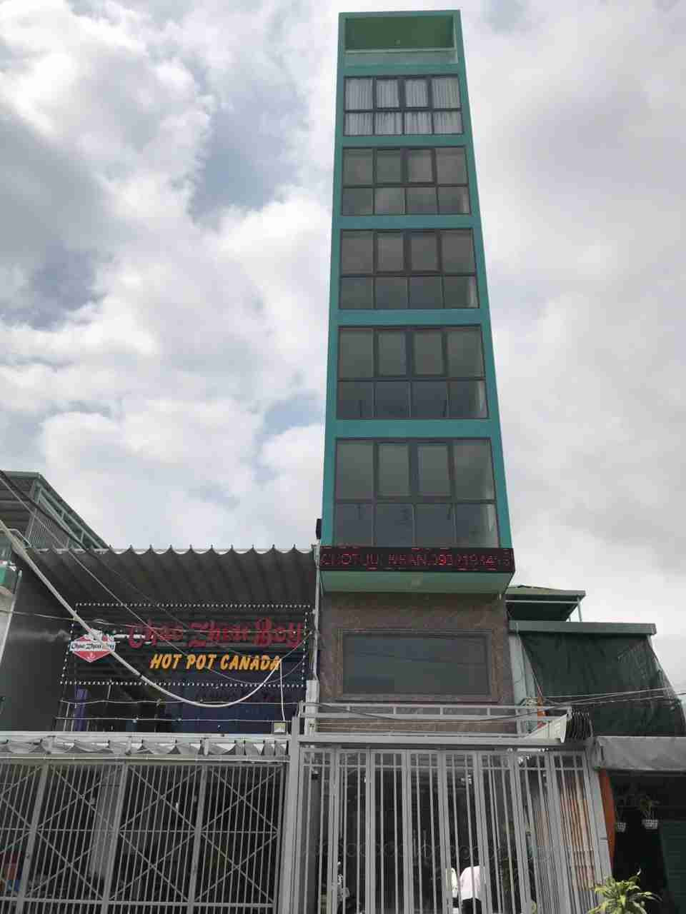 Nhà có thang máy MT đường Nguyễn Văn Linh, P. Tân Thuận Tây, Quận 7. Giá chốt: 14,5 tỷ