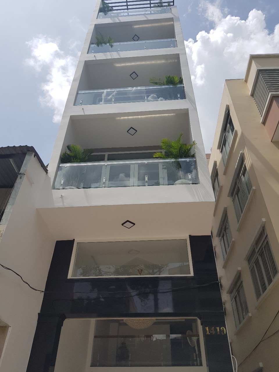 Định cư bán gấp nhà nhà đẹp ở ngay mặt tiền khu K300 P.12 Tân Bình, 6 tầng, 4*20, Giá 13,5 tỷ  