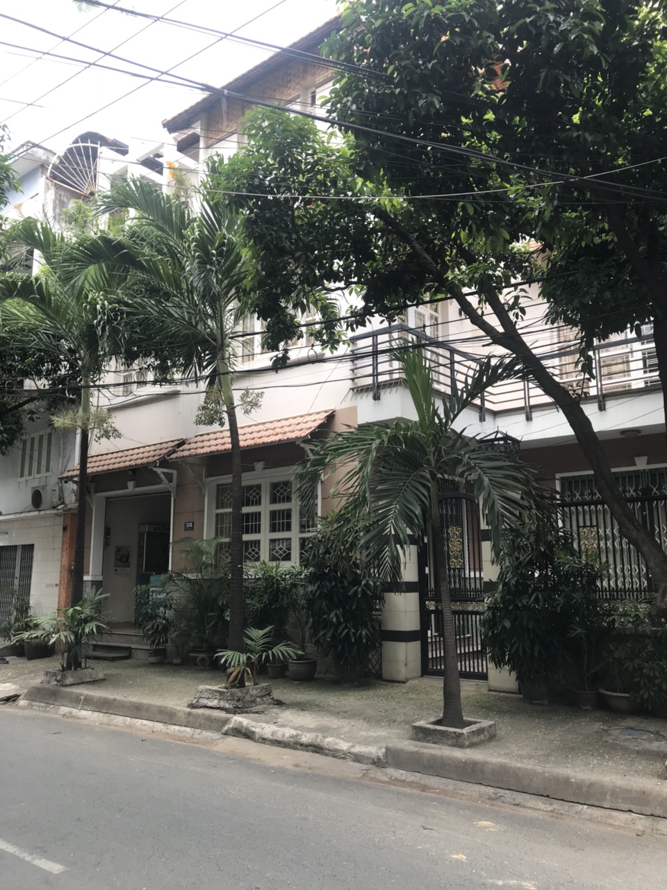 Bán gấp nhà mặt tiền đường Huỳnh Văn Bánh, phường 17, Phú Nhuận.
