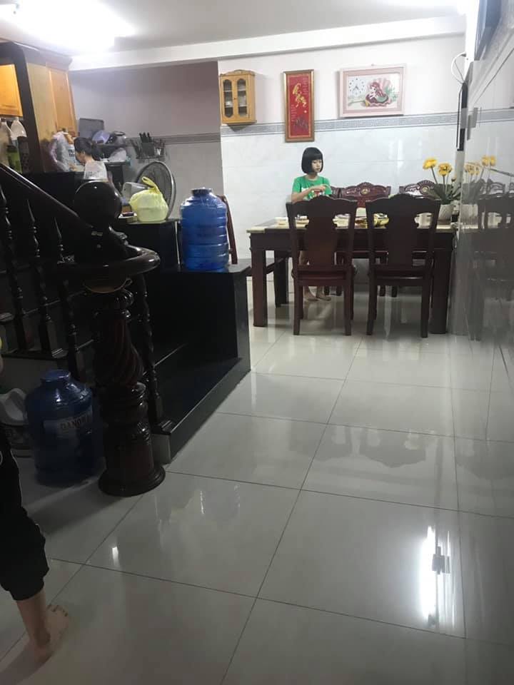 Nhà hiếm Nguyễn Tri Phương, Q.10, 35m2, 3 tầng, 4 phòng ngủ.