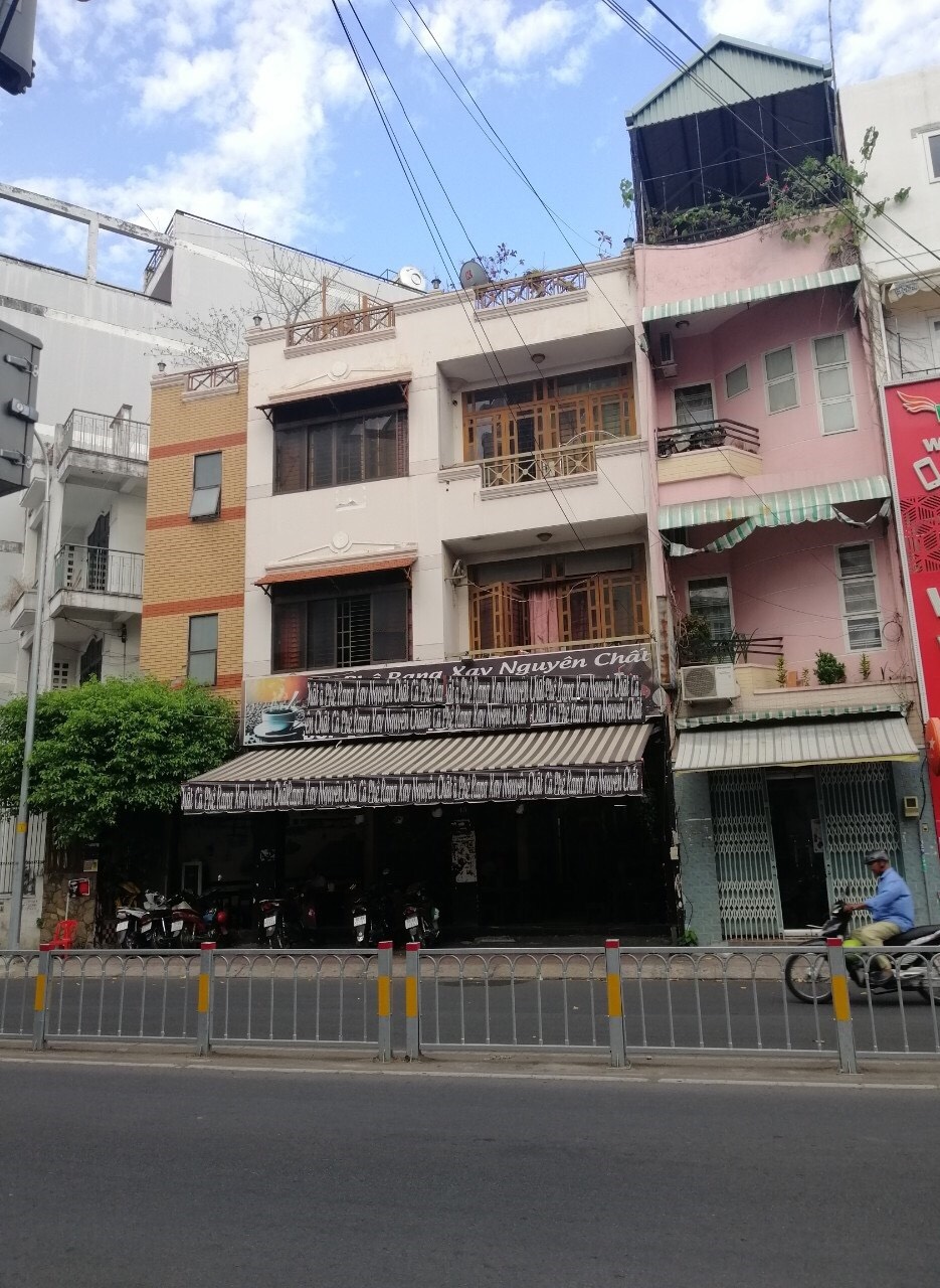 Xuất cảnh bán nhà mặt tiền Hiệp Nhất, P4, Tân Bình, 4.5*19m, hầm 6 tầng, Giá 15.8 tỷ TL