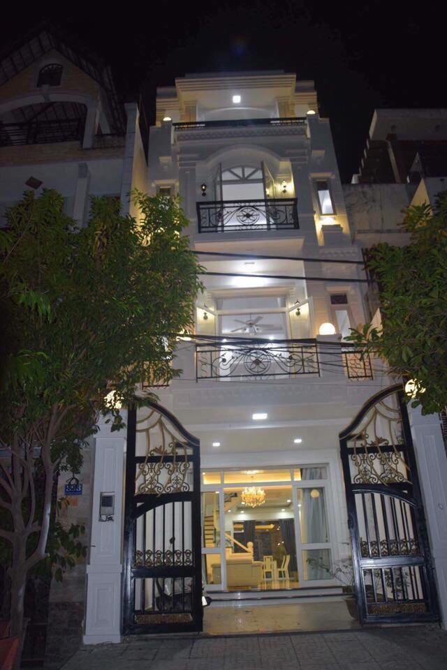 Bán nhà HXH 8m đường Nguyễn Xí, Bình Thạnh ,DTSD 205m2, nhà 4 tầng,khu vip,Giá 8,5 tỷ, LH 0906060548
