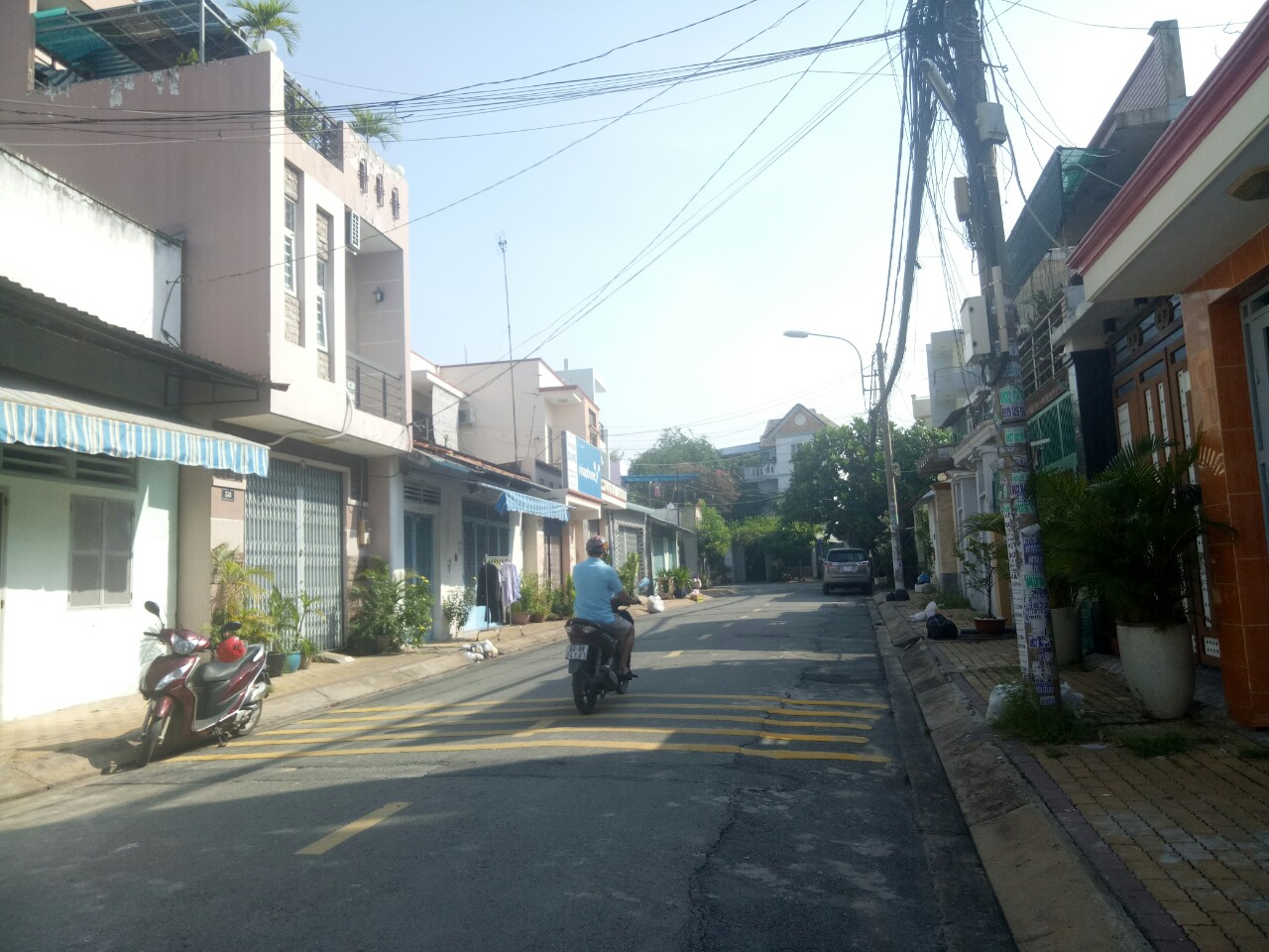 Bán nhà mặt tiền kinh doanh đường Trịnh Hoài Đức,Hiệp Phú,Q9.