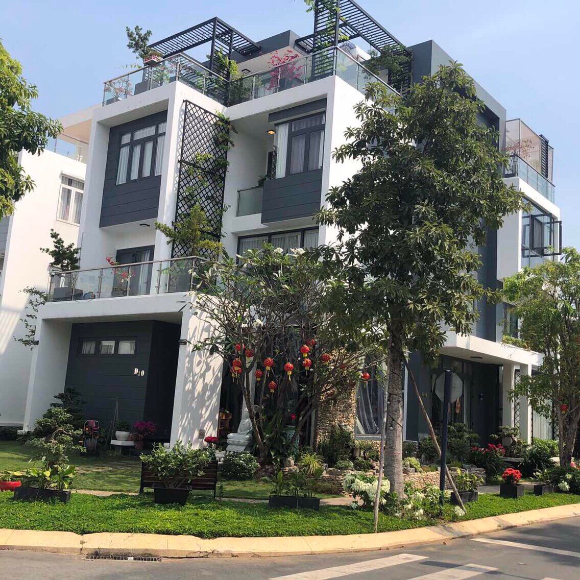 Bán Villa Hầm + 3 Lầu MT Yên Thế Q Tân Bình, DT: 7x24m, Giá: 23 tỷ TL